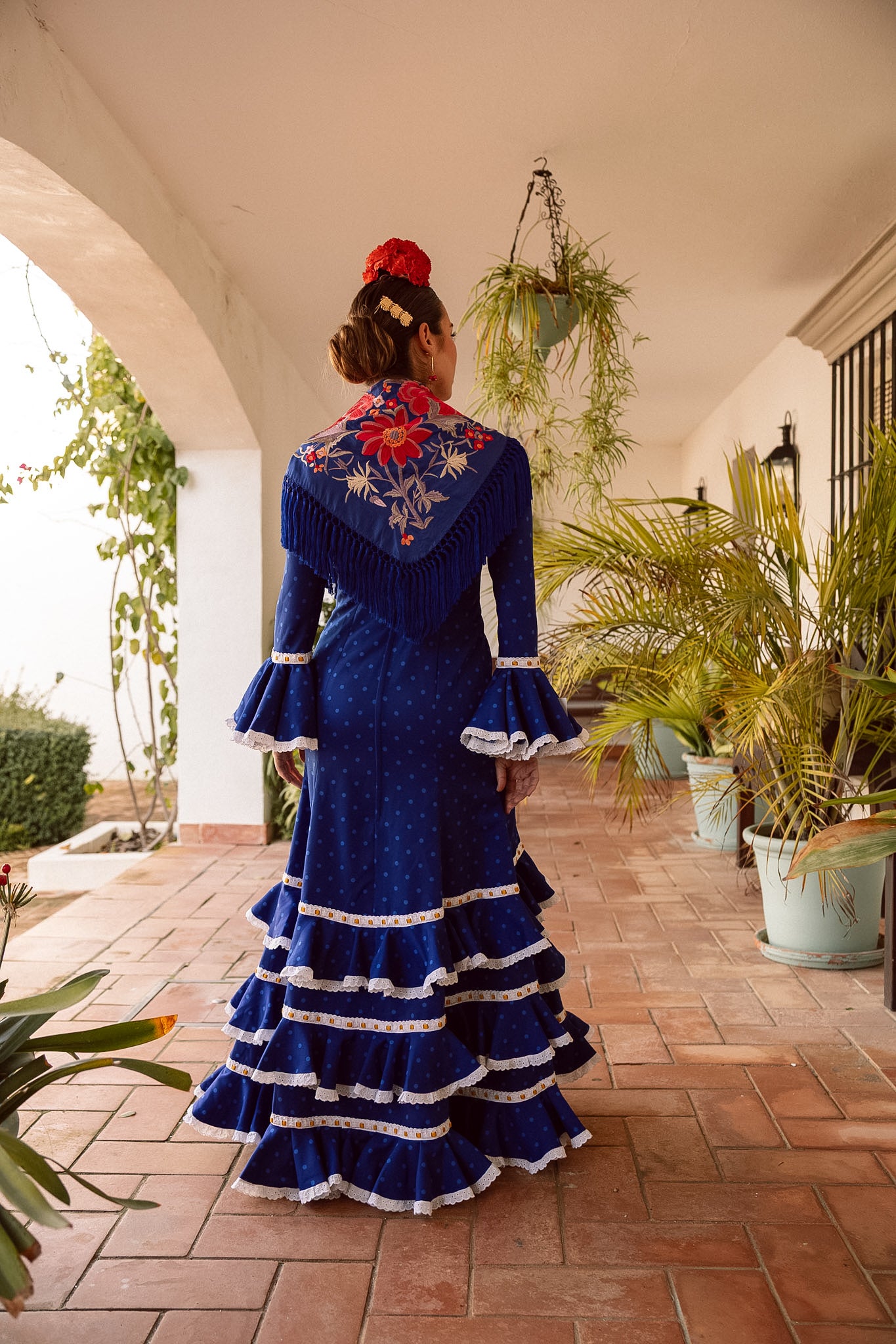 VESTIDO PEONÍA AZUL ELÉCTRICO CINTA ORO