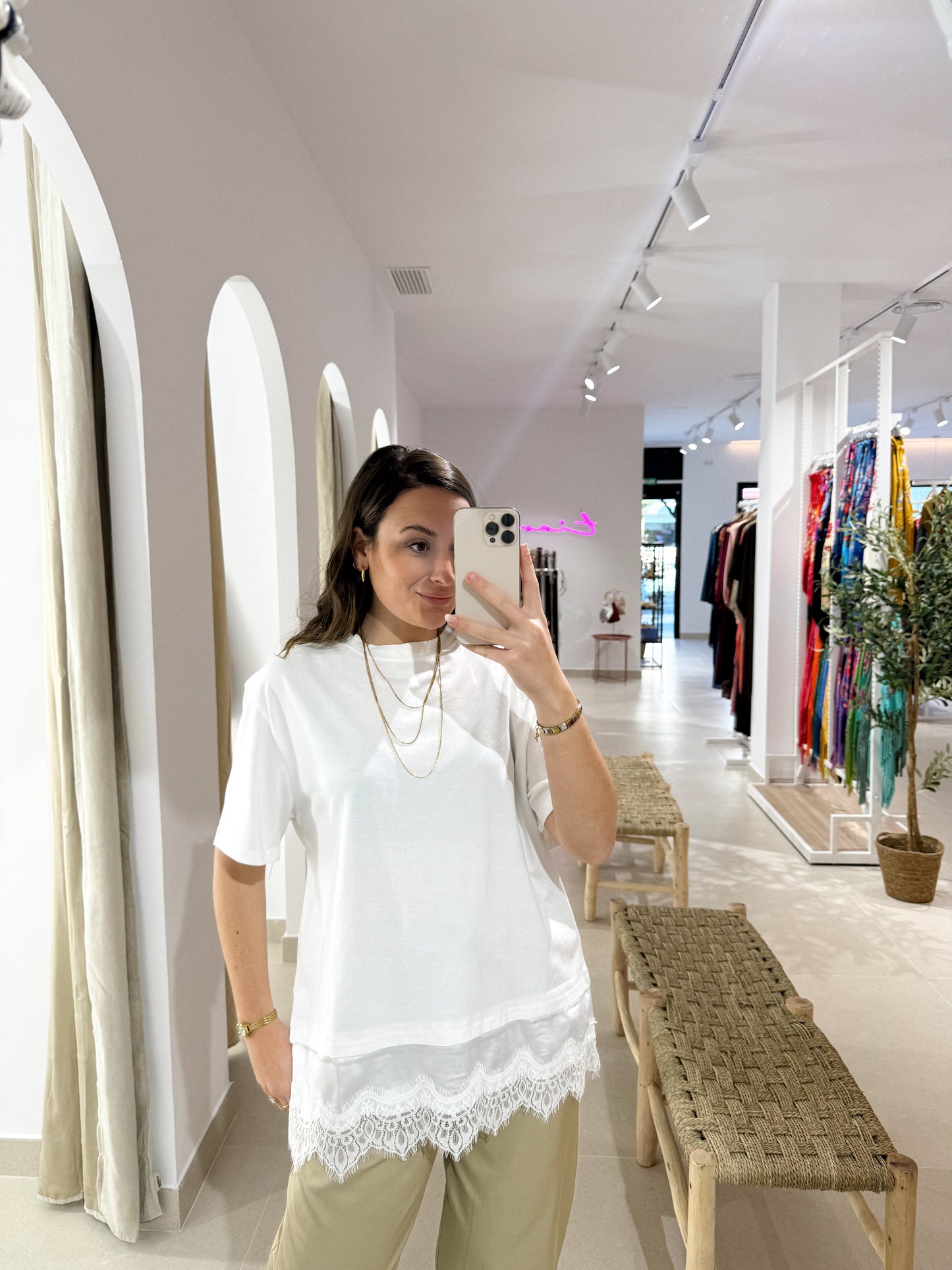 CAMISETA BLANCA ENCAJES