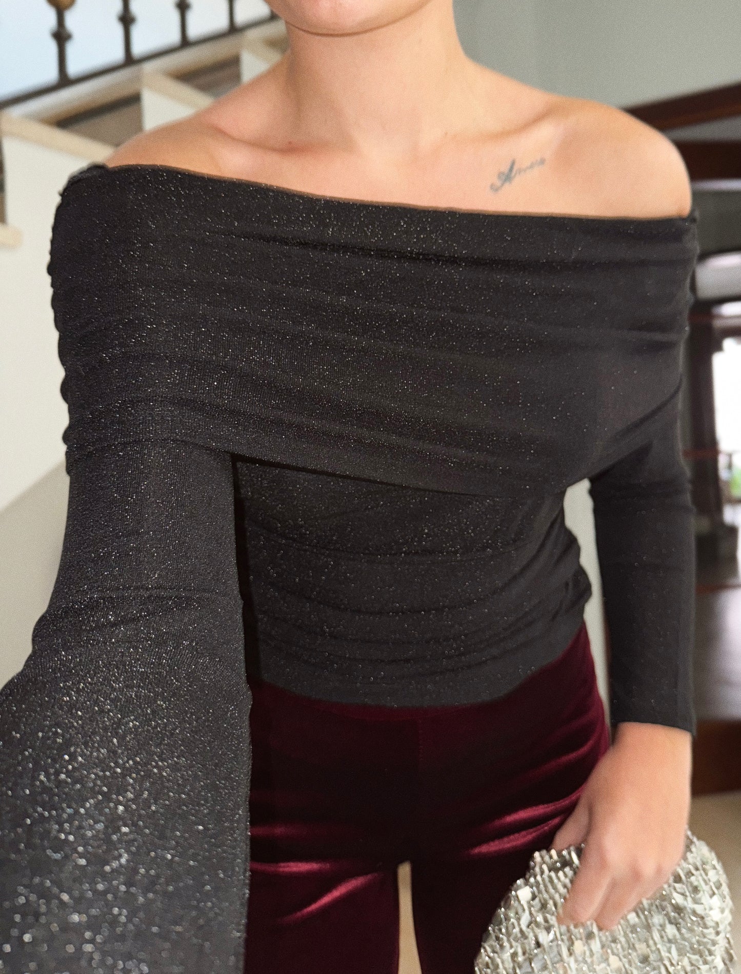 TOP HOMBROS NEGRO BRILLITOS