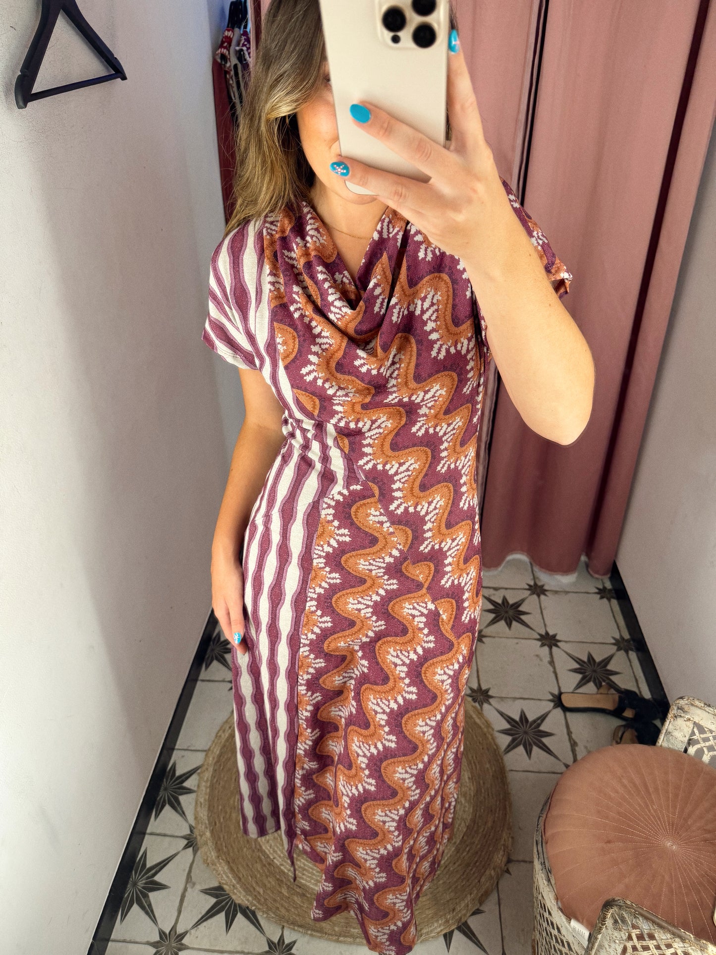 VESTIDO CORTES