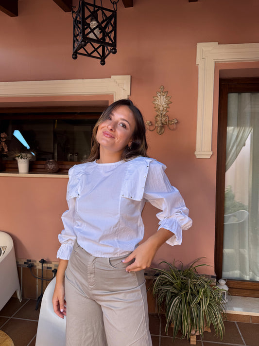 CAMISA TACHUELAS BLANCA