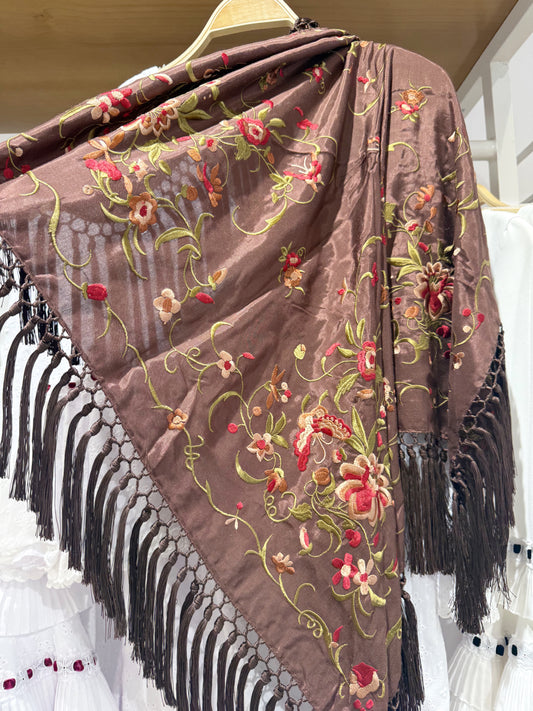 MANTÓN CUADRADO MARRÓN