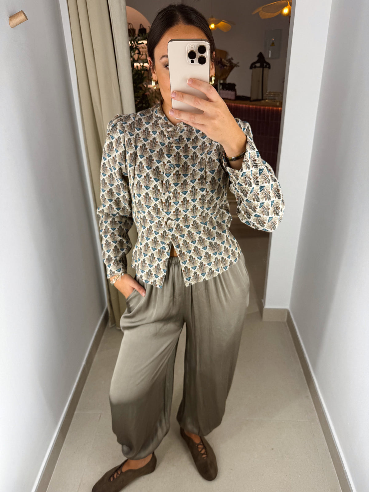 PANTALÓN SATÉN TOPO