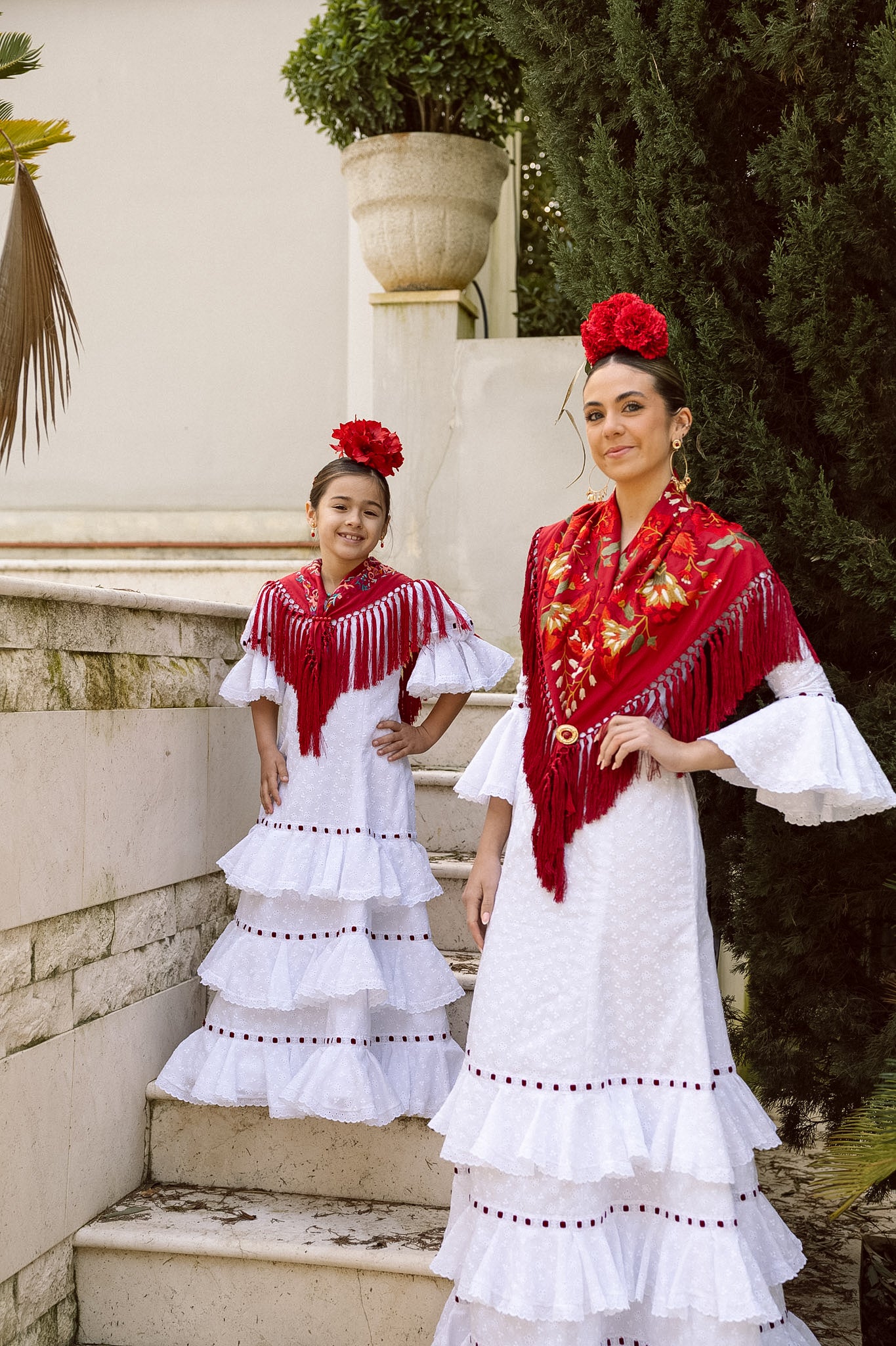 VESTIDO PEONÍA BLANCO PERFORADO CINTA BURDEOS
