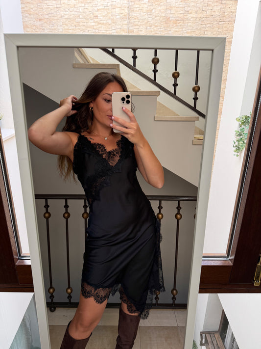 VESTIDO LENCERO NEGRO
