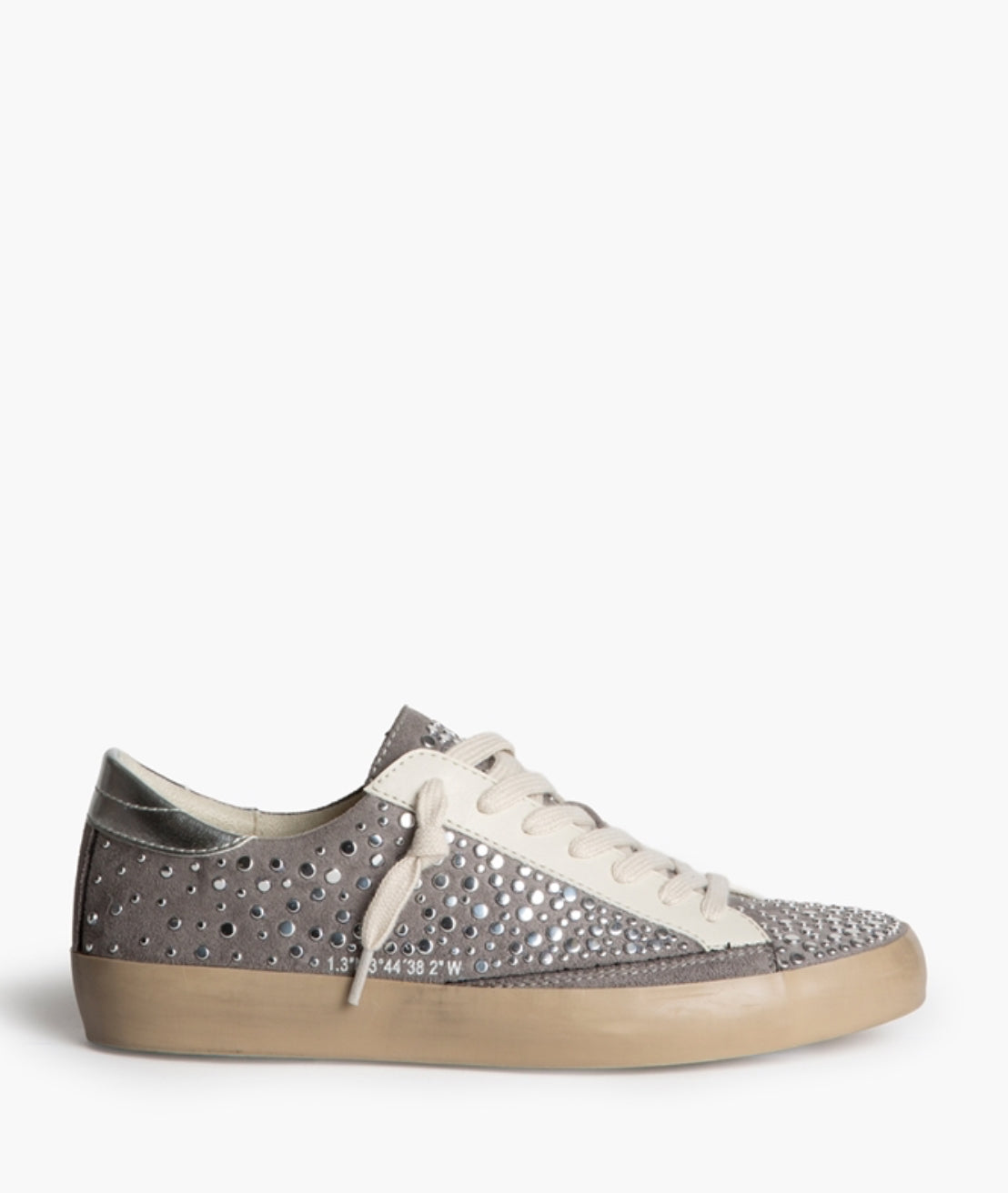 ZAPATILLA GRIS TACHUELAS
