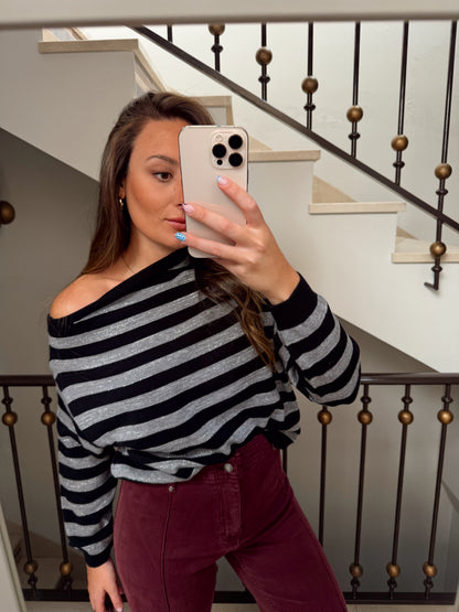 JERSEY LINE NEGRO/PLATA  ESCOTE CAÍDO