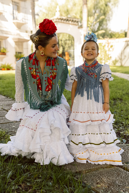 VESTIDO CANASTERA BLANCO PERFORADO CINTA COLORES