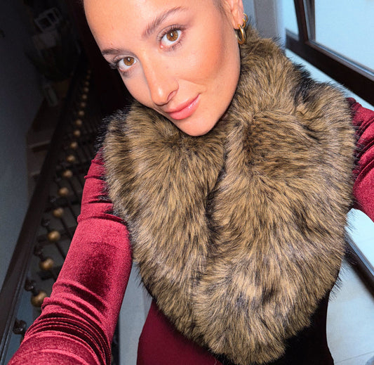 CUELLO PELO SINTÉTICO COLOR NATURAL