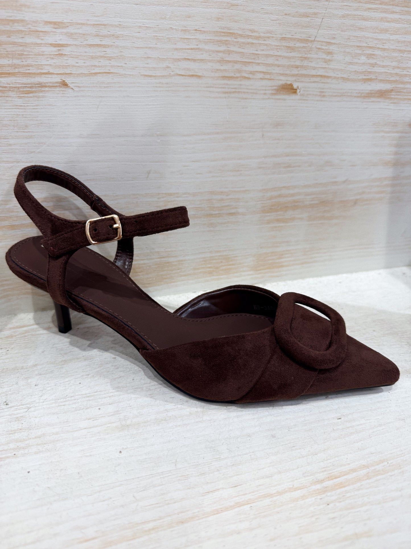 ZAPATO TACÓN MARRÓN HEBILLA