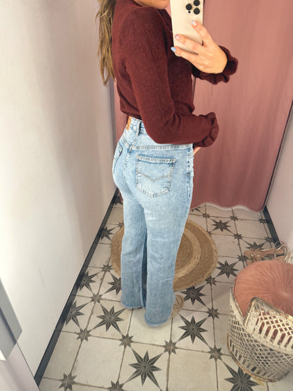 JEANS LEV RECTOS DESFLECADOS