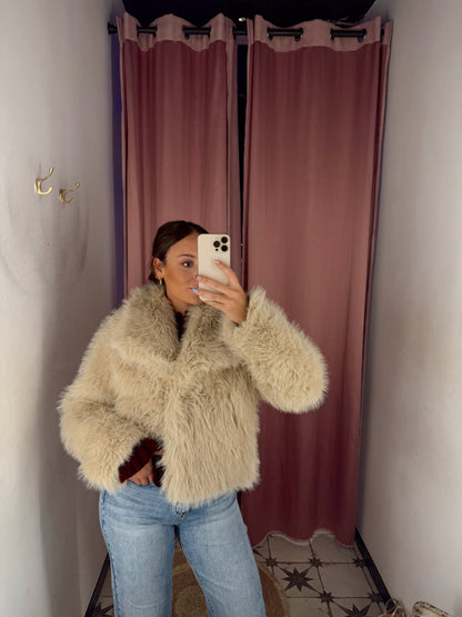 ABRIGO PELOS BEIGE