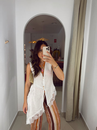 BLUSA DESIGUAL ENCAJE BLANCA