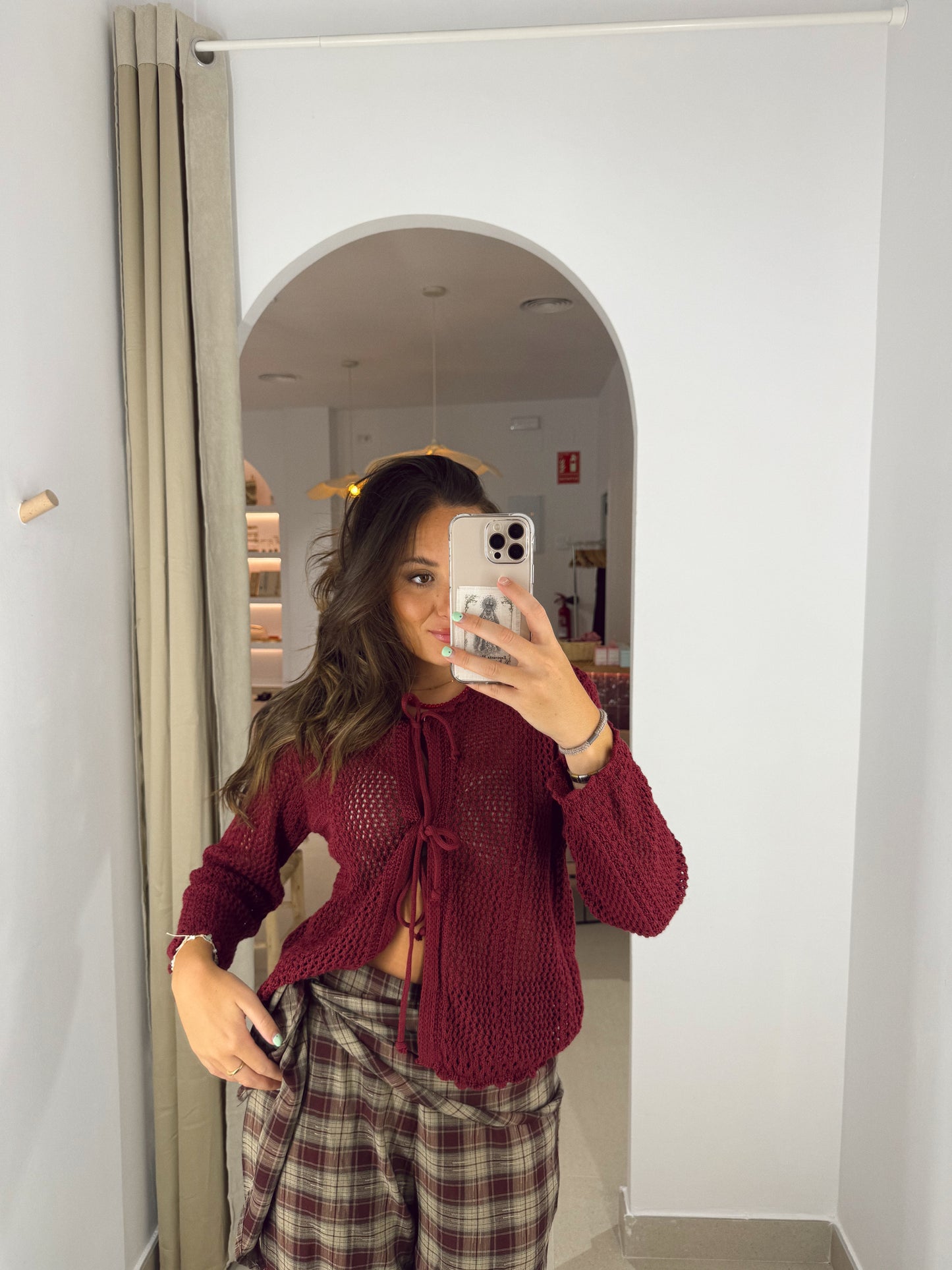 REBECA HILO LAZADA BURDEOS