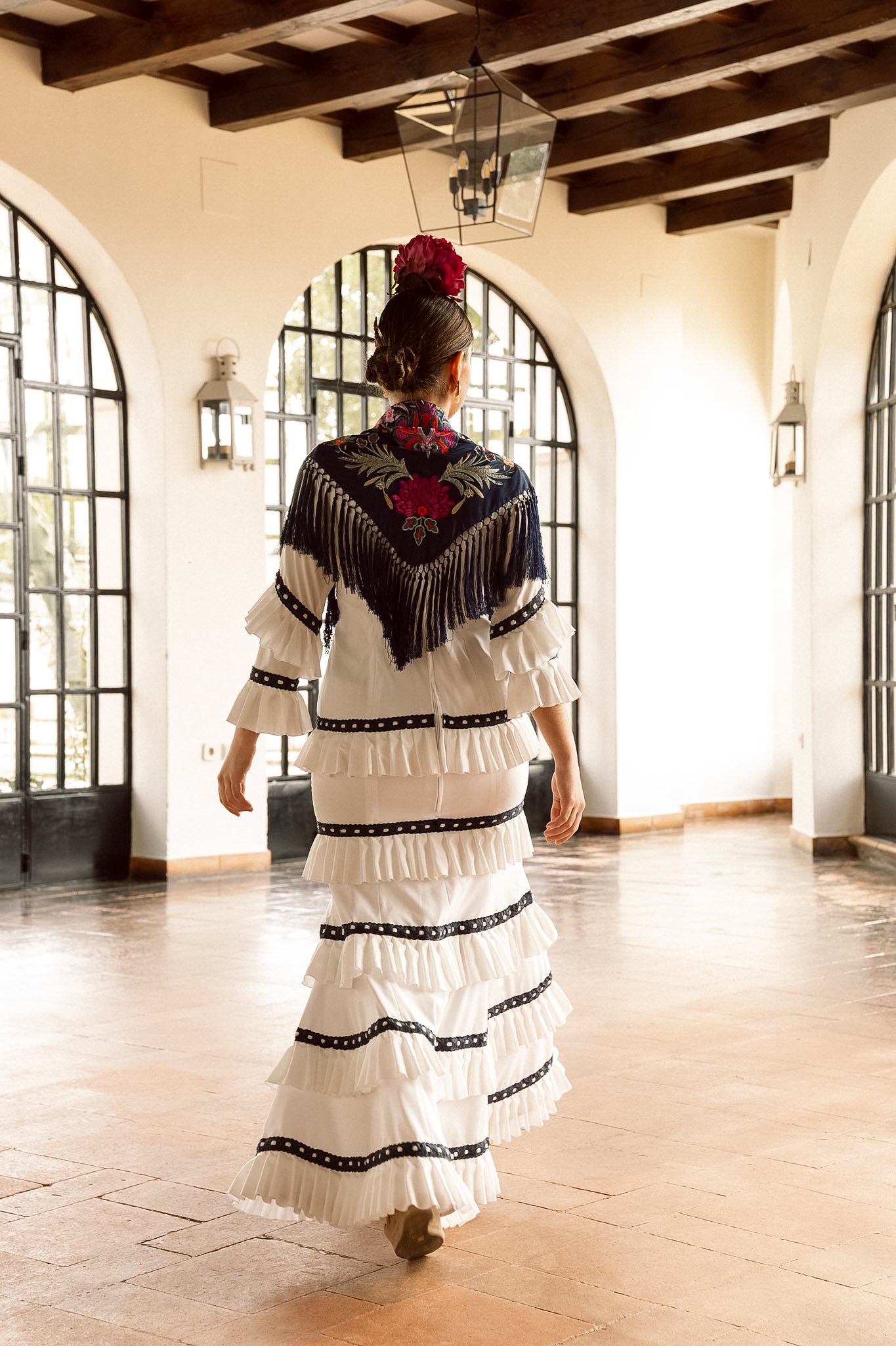 VESTIDO SEVILLA BLANCO ENTREDOS AZUL CON CINTA BLANCA