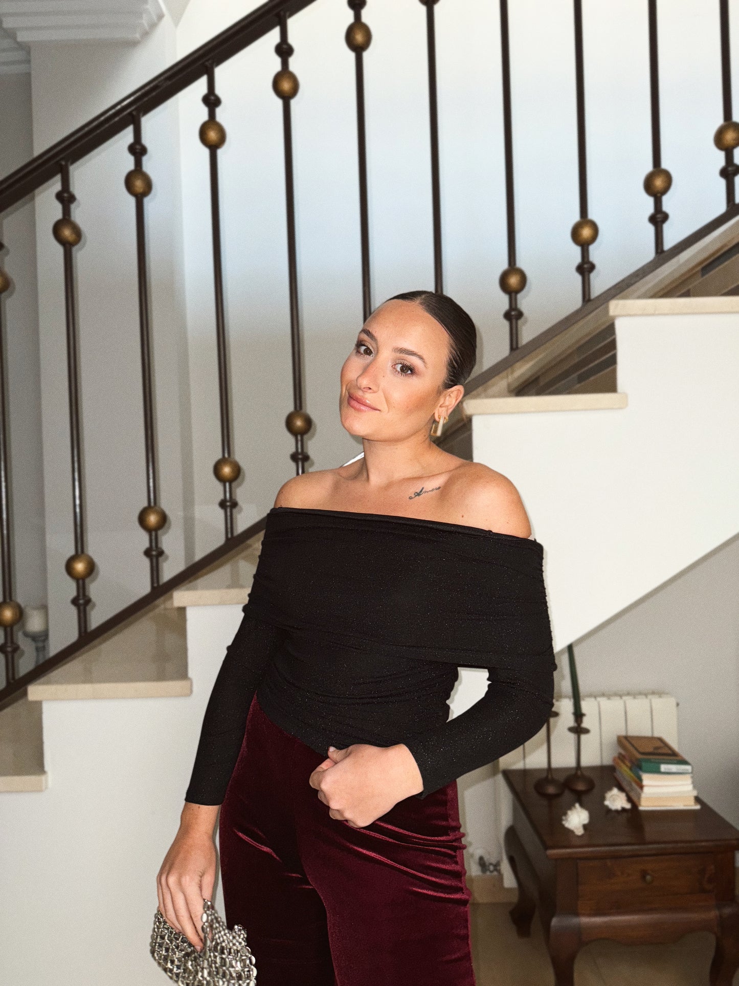 TOP HOMBROS NEGRO BRILLITOS