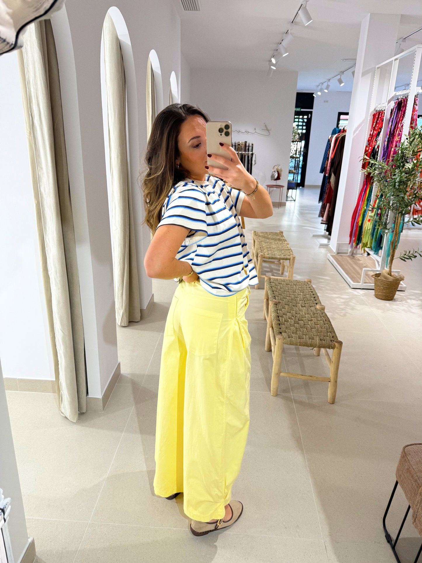 PANTALÓN BARREL AMARILLO