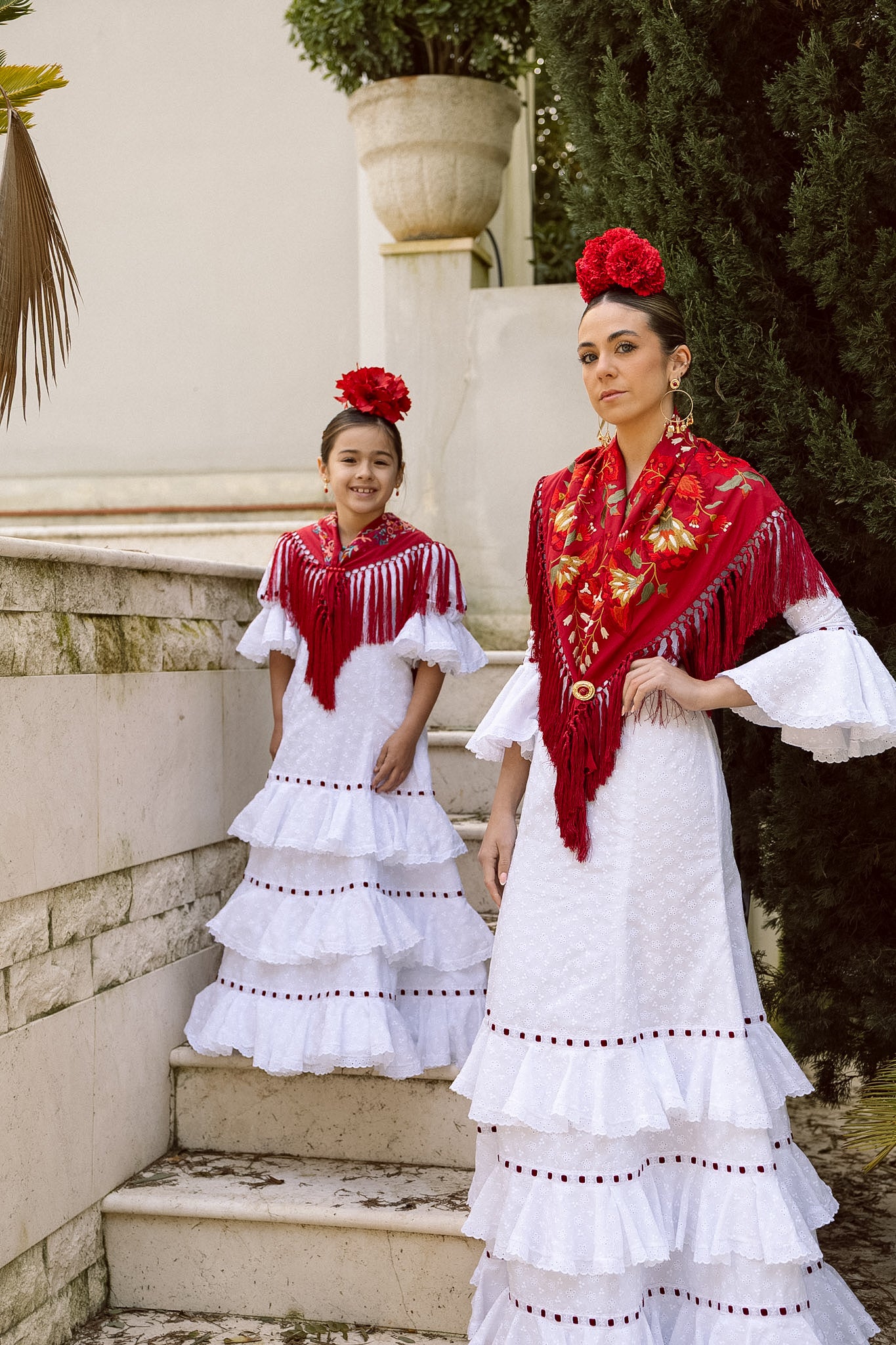 VESTIDO PEONÍA BLANCO PERFORADO CINTA BURDEOS