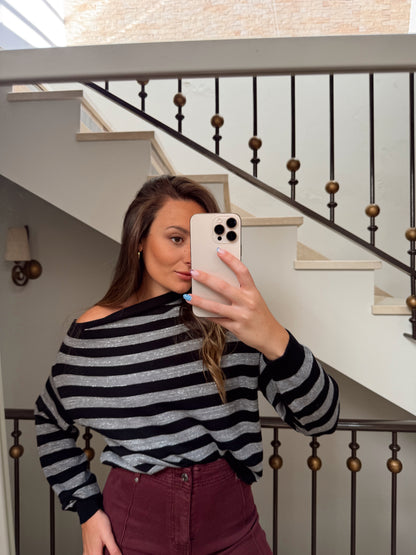 JERSEY LINE NEGRO/PLATA  ESCOTE CAÍDO