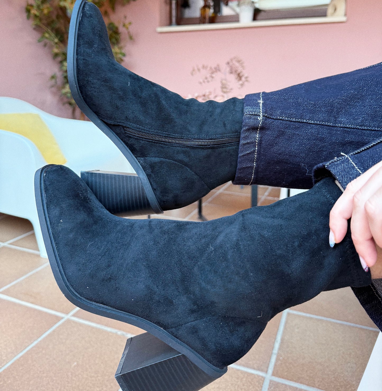 BOTÍN NEGRO ANTE TACÓN ANCHO