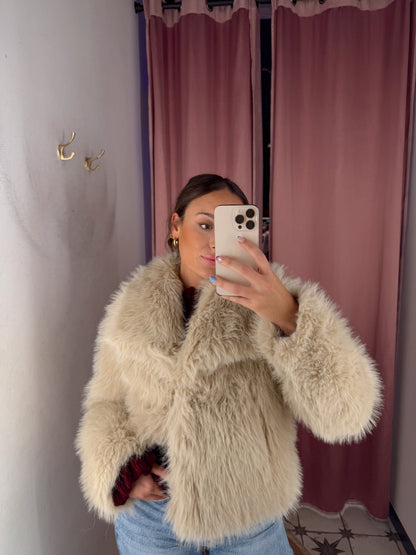 ABRIGO PELOS BEIGE