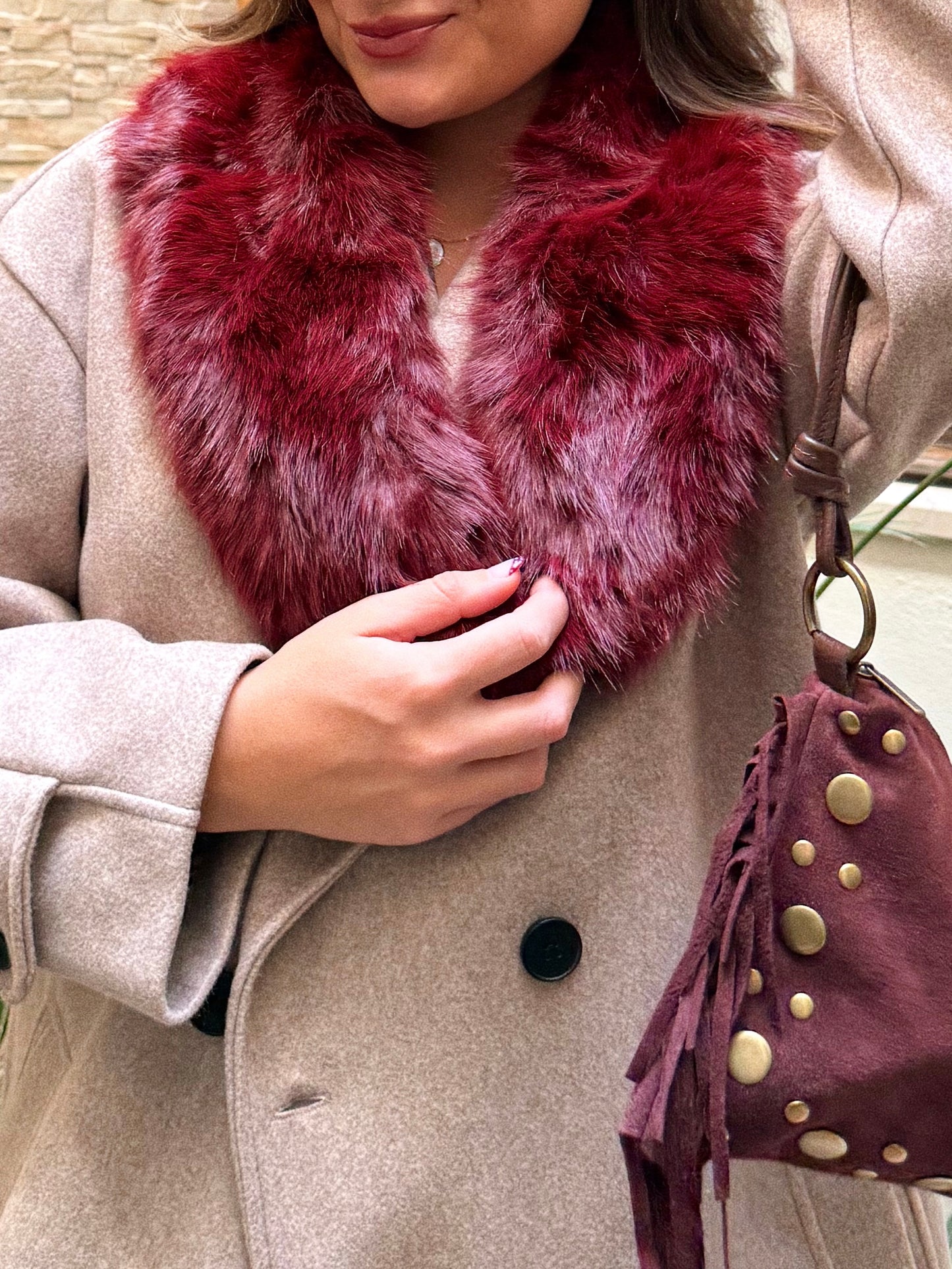 CUELLO PELOS SINTÉTICO BURDEOS