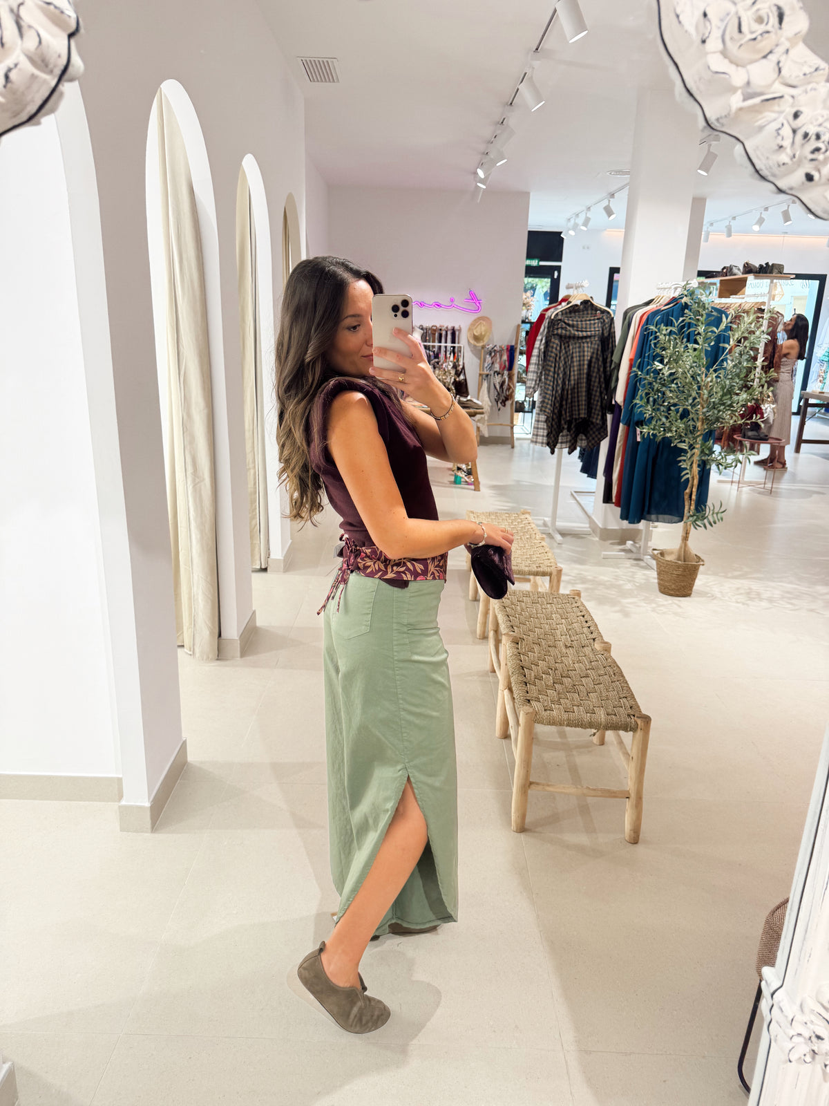 PANTALÓN ABERTURAS VERDE
