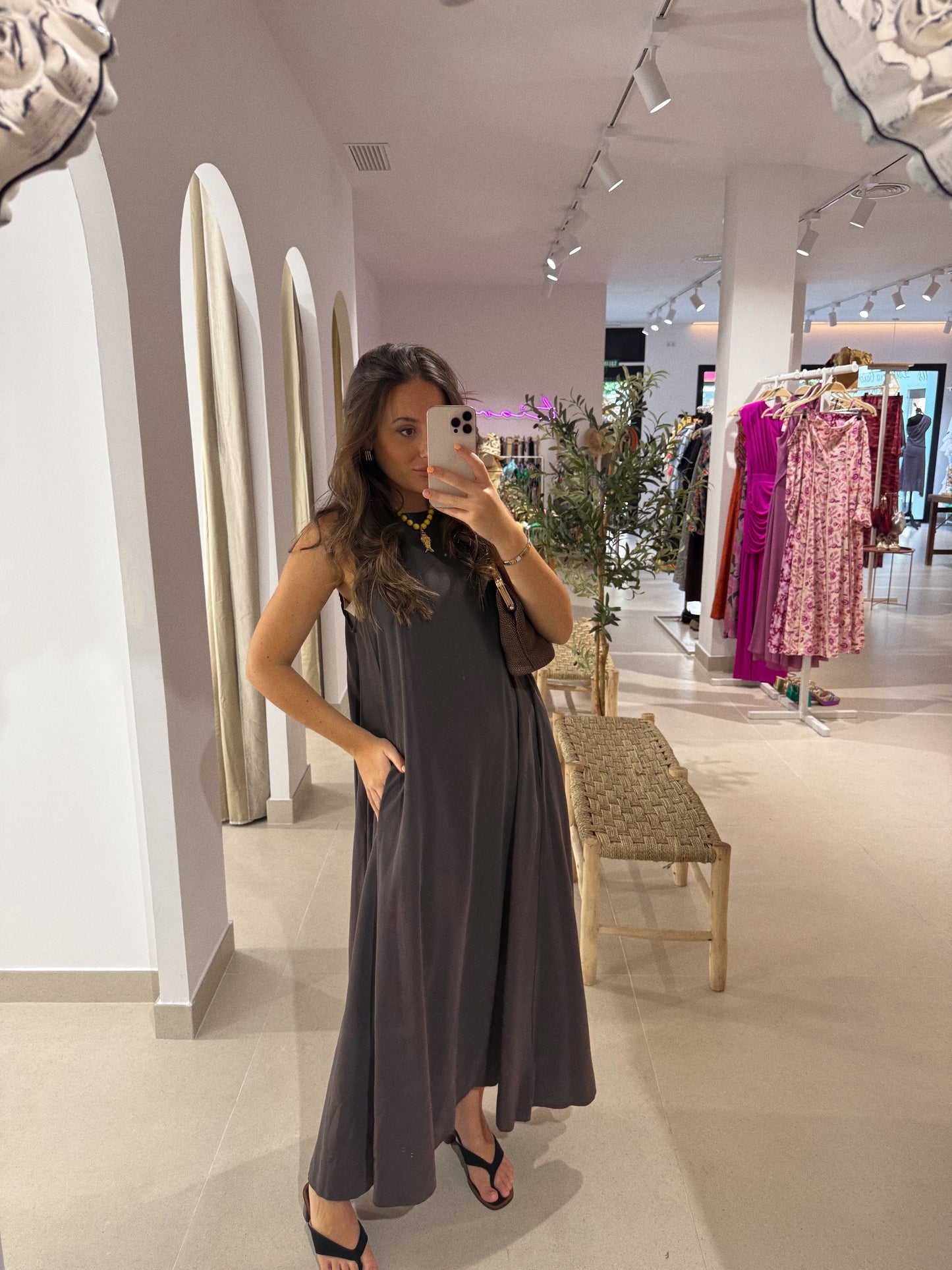 VESTIDO BASIC ESPALDA MARRÓN