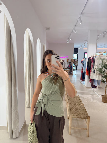 BLUSA ASIMÉTRICA LAZO VERDE