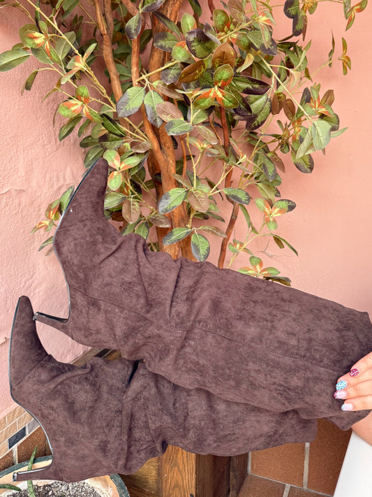 BOTAS ALTAS  MARRÓN