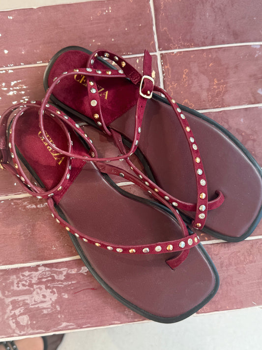 SANDALIA TACHUELAS BURDEOS