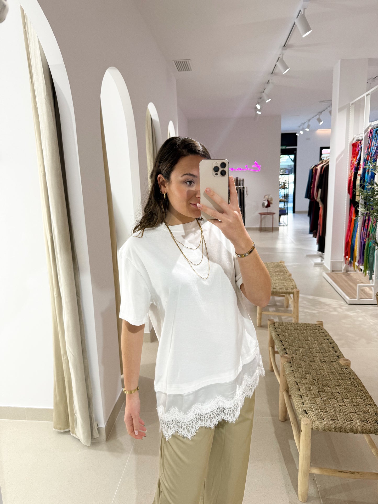 CAMISETA BLANCA ENCAJES