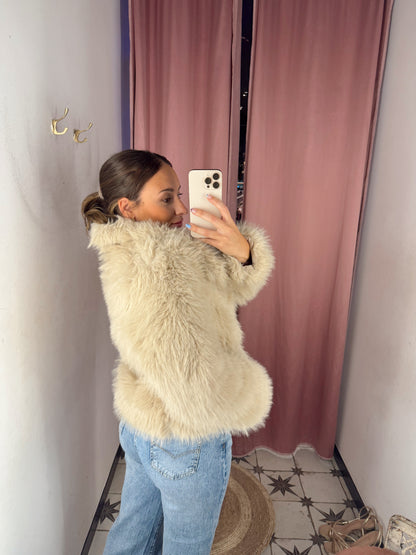 ABRIGO PELOS BEIGE