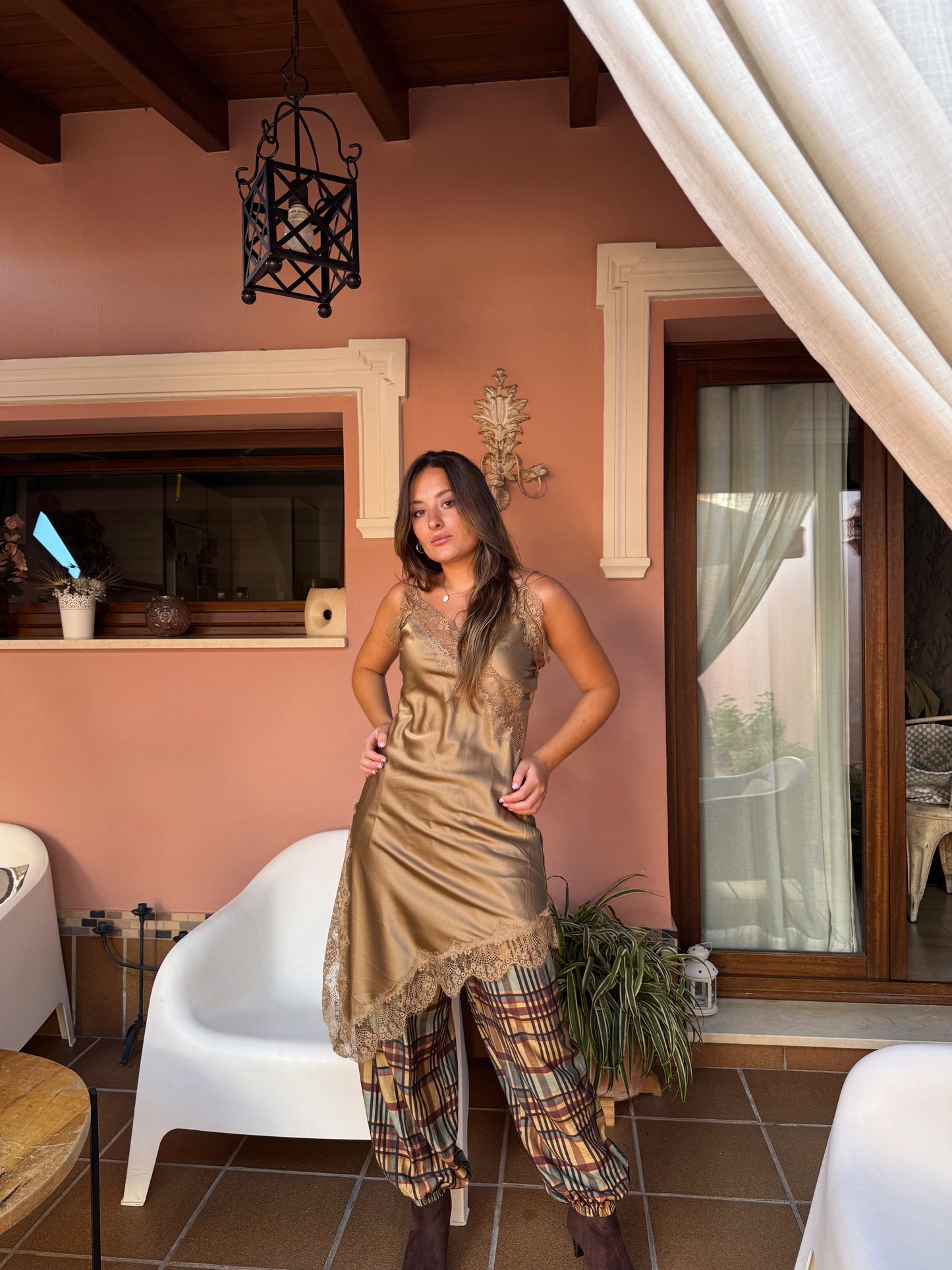VESTIDO LENCERO OCRE