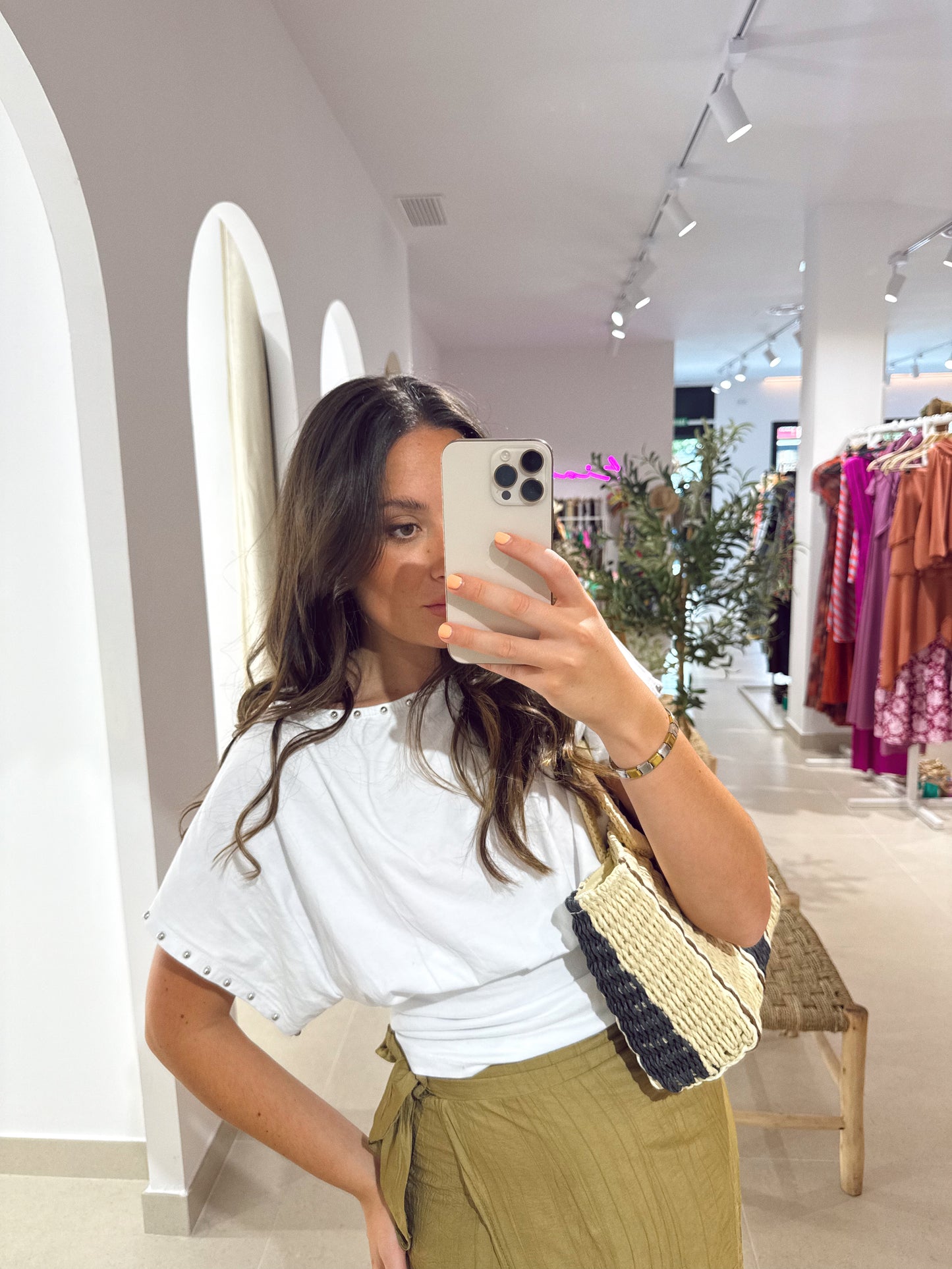 CAMISETA TACHAS BLANCA
