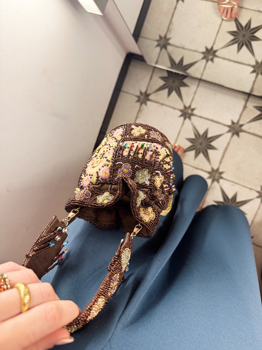 BOLSO BOMBONERA ESTAMPADO PEDRERÍA