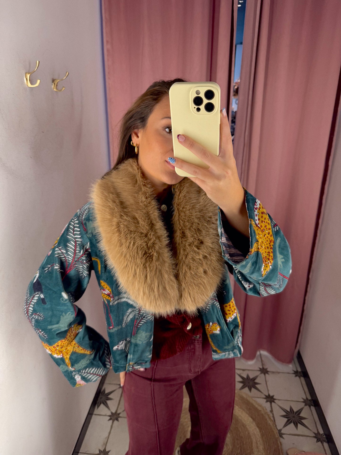 ABRIGO CORTO TERCIOPELO 2