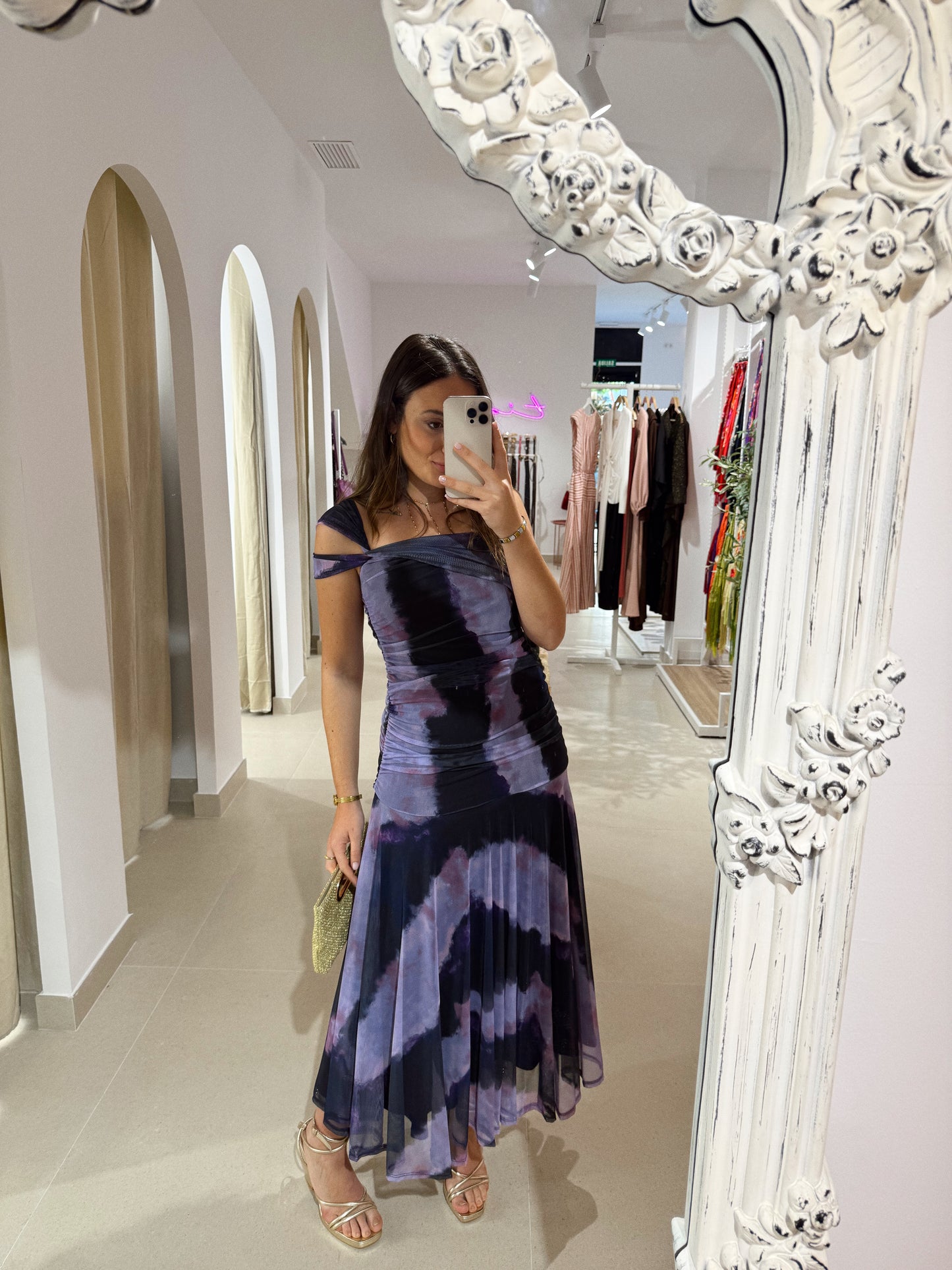 VESTIDO PÚRPURA TULL