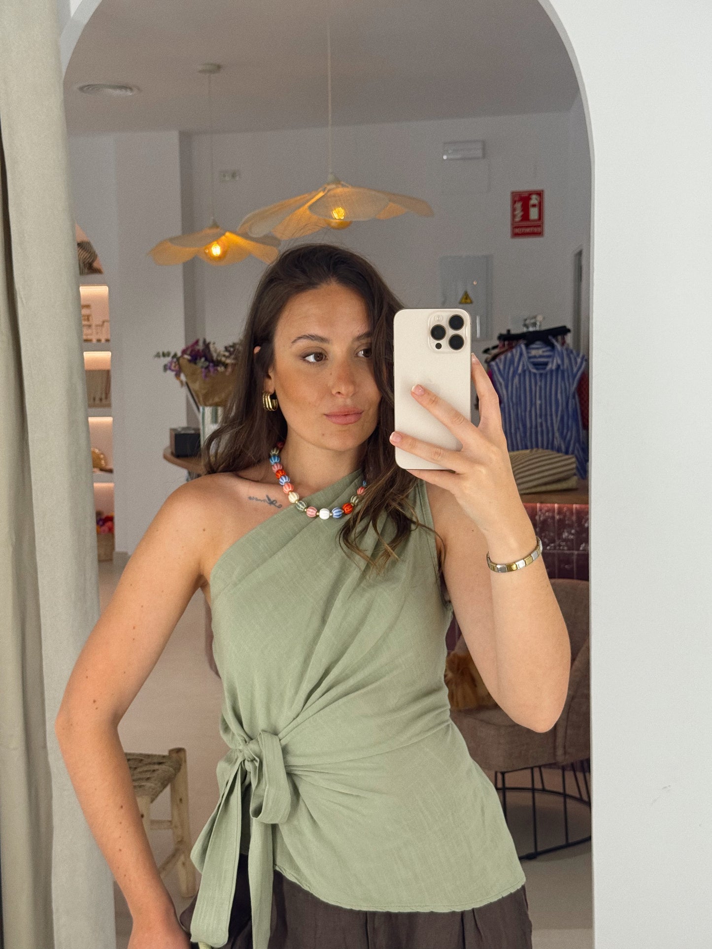 BLUSA ASIMÉTRICA LAZO VERDE