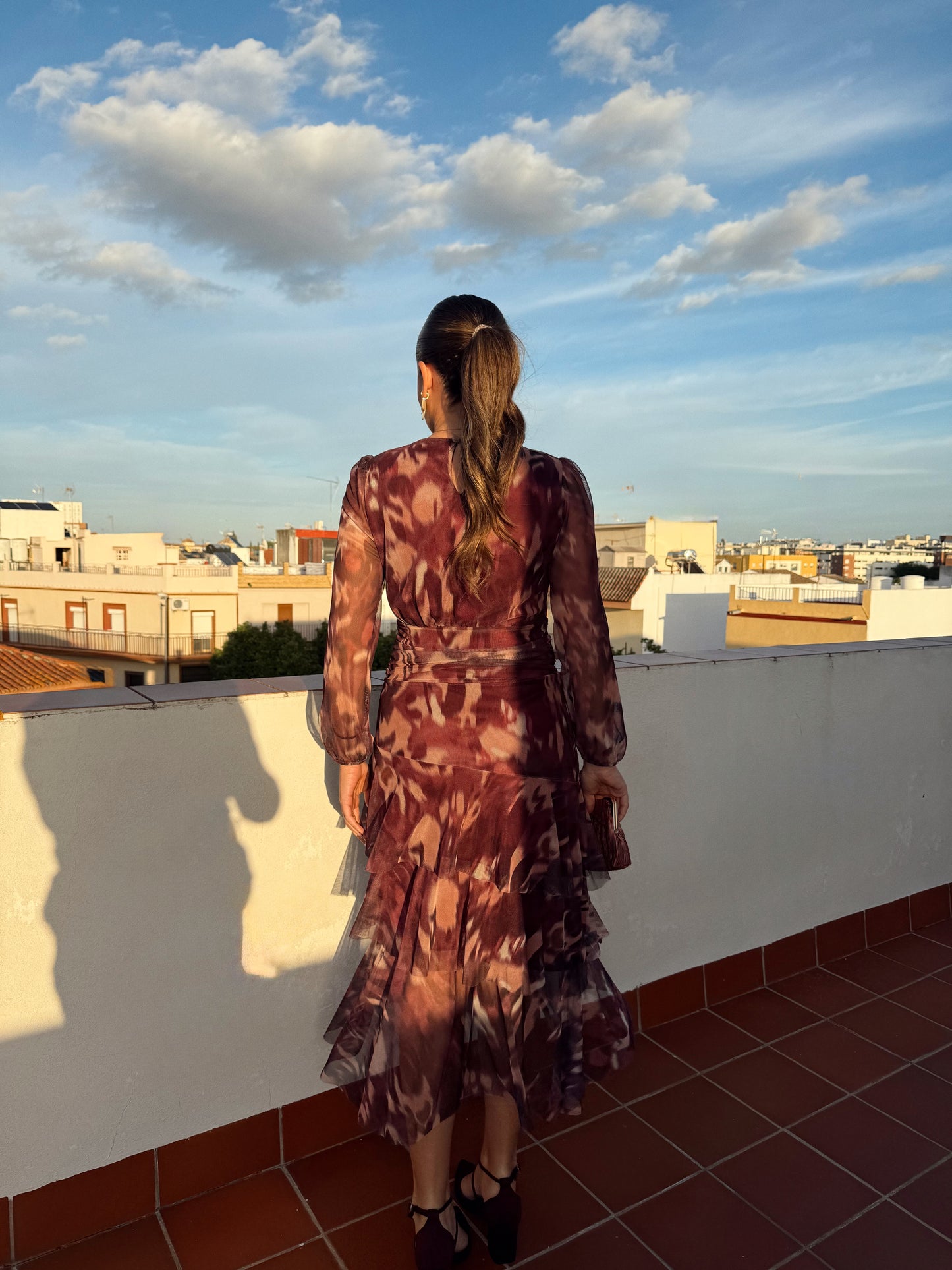 VESTIDO TULL VOLANTES tonos berenjenas