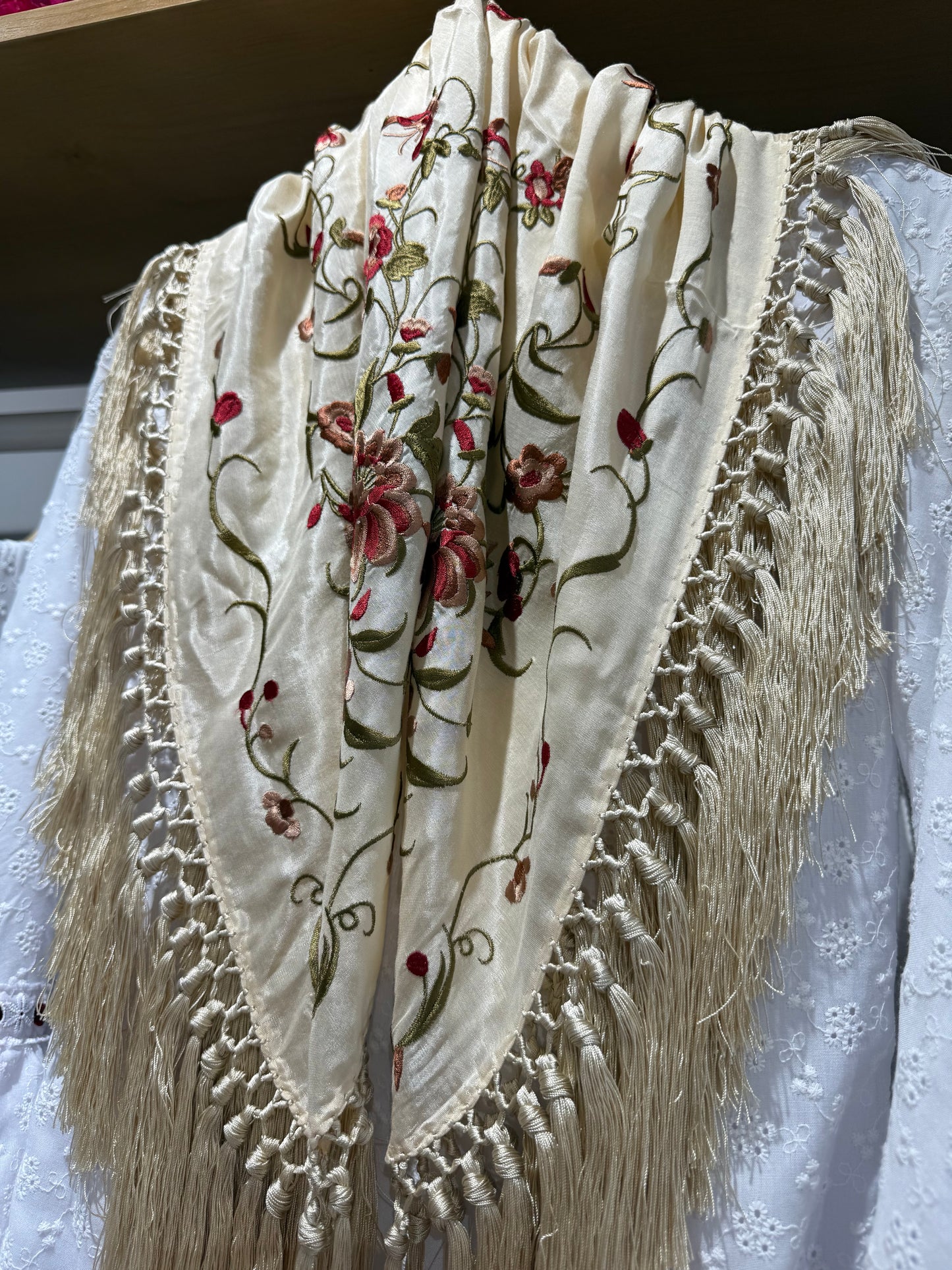 MANTÓN CUADRADO VAINILLA